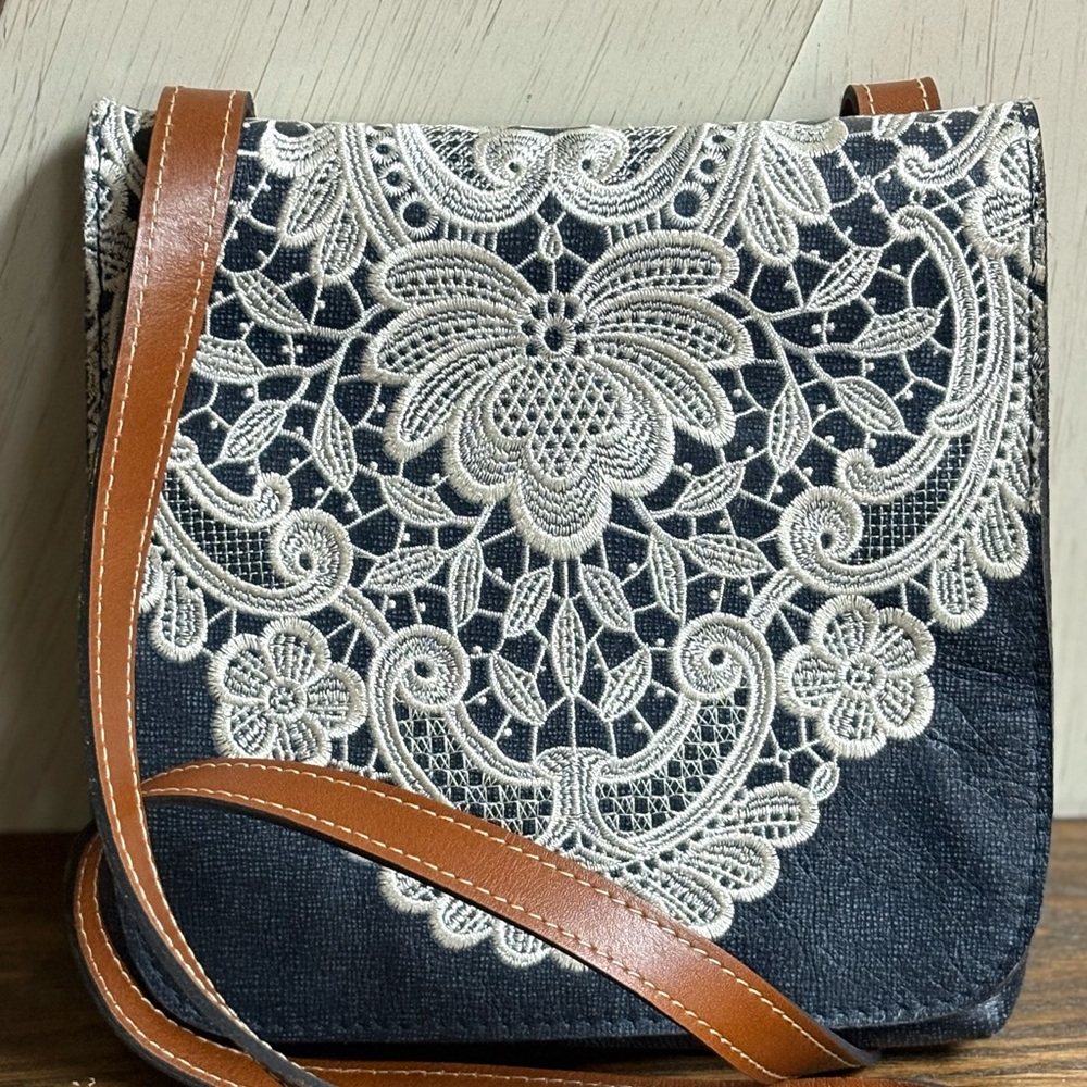 Granada-Embroidered Lace